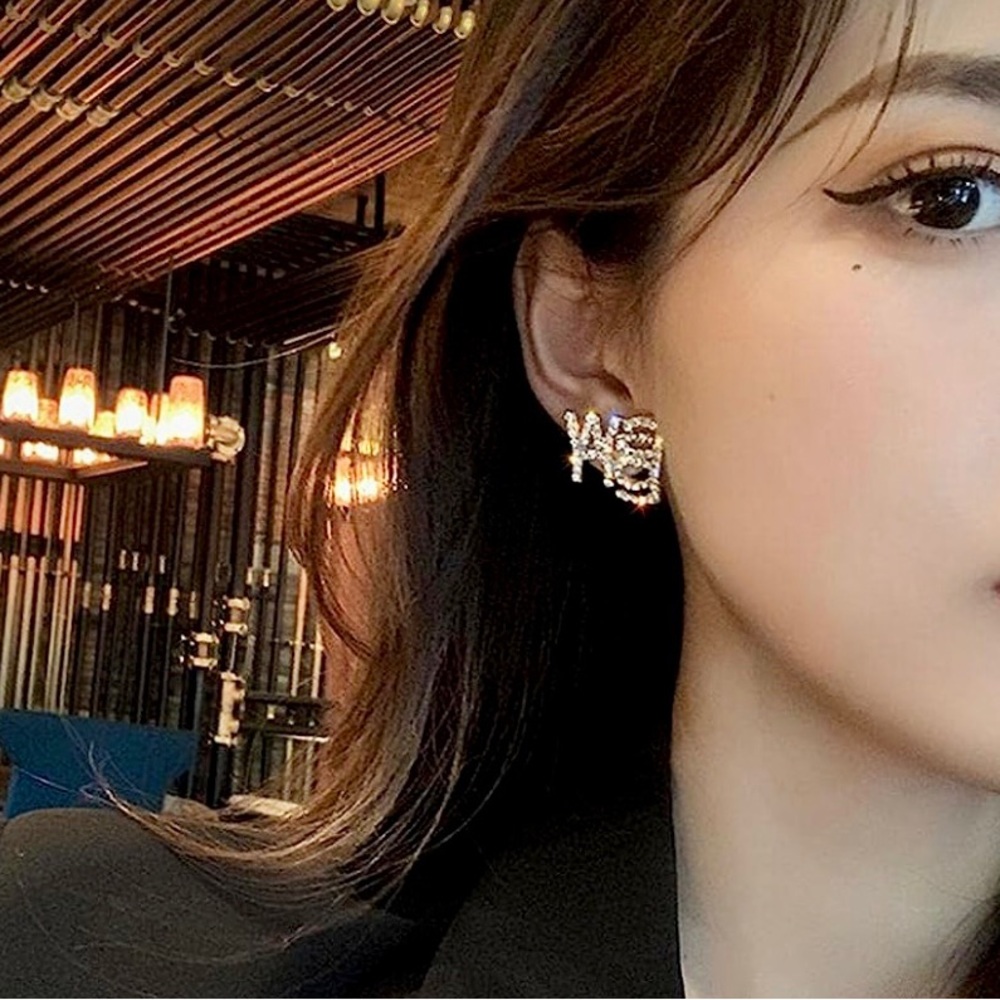 Wang earrings - Picture 4 of 4